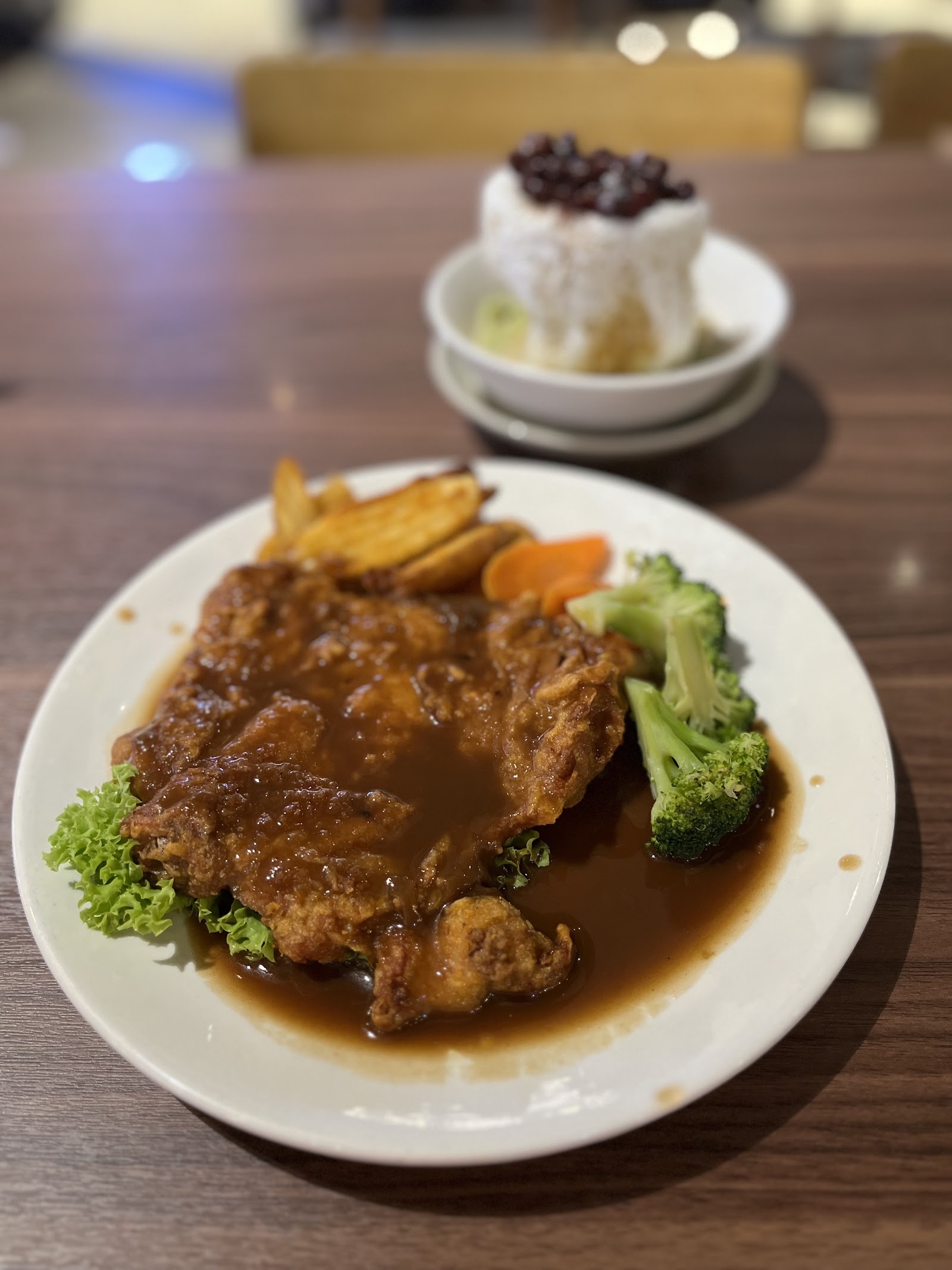 Classic 9 Hainanese Chicken Chop Rice 经典海南鸡扒饭